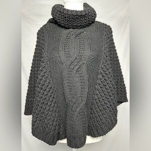 BERRETTI Black Chunky Cable Knit Elegant Turtle Neck Poncho One Size